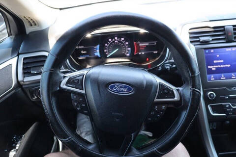 2020 Ford Fusion SE