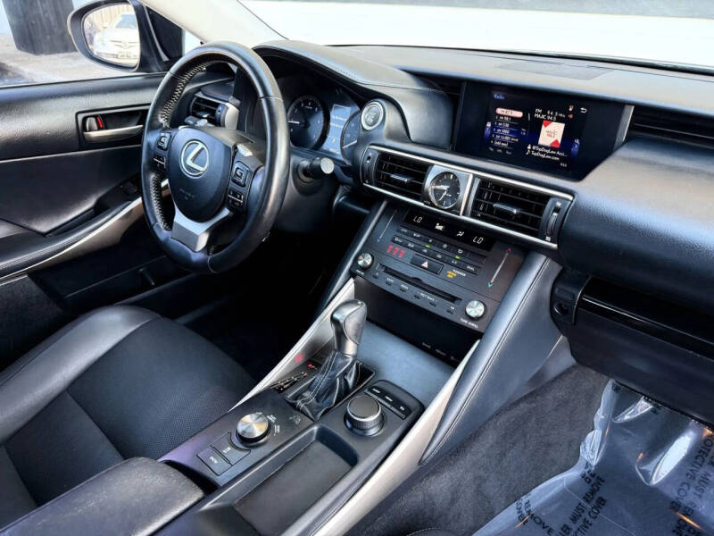 2019 Lexus IS 300