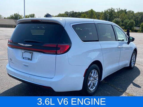 2024 Chrysler Pacifica Touring L