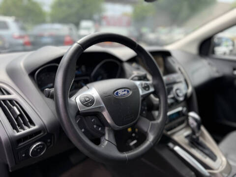 2012 Ford Focus SEL