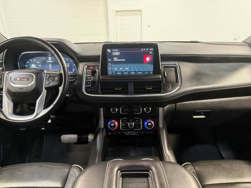 2024 GMC Yukon XL SLT