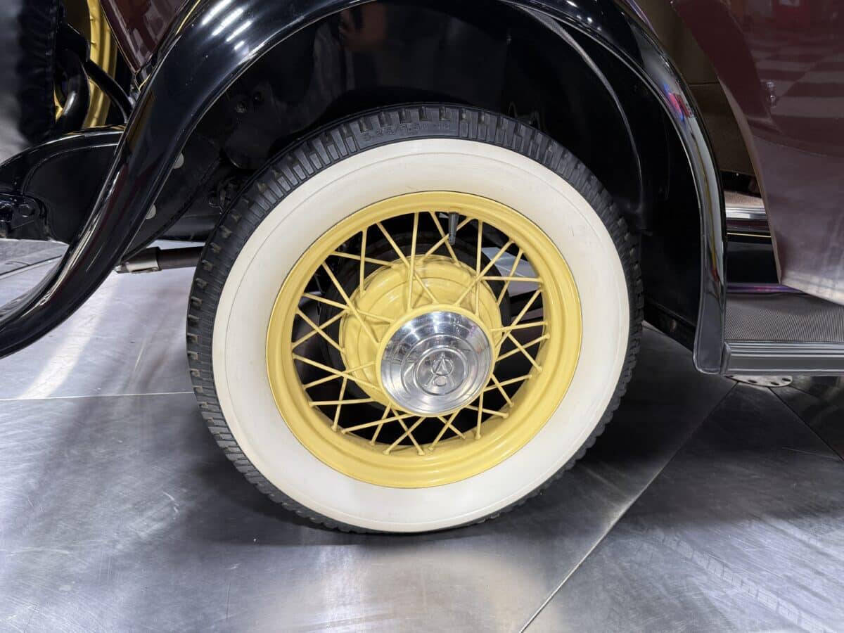 1932 Ford Model 18 57