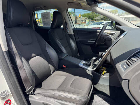 2016 Volvo XC60 T5 Drive-E
