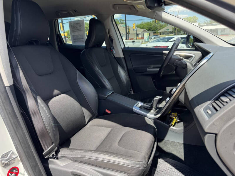2016 Volvo XC60 T5 Drive-E