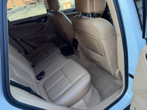 2015 Porsche Macan S