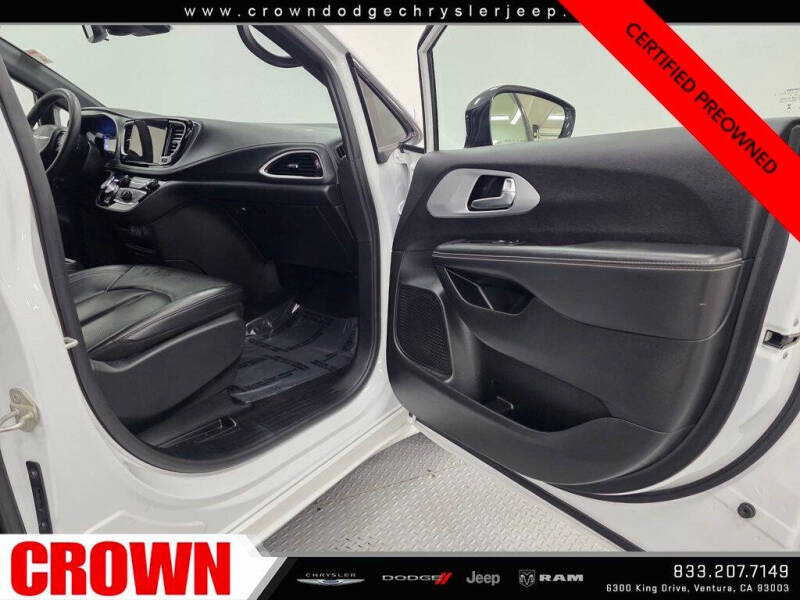 2024 Chrysler Pacifica Plug-In Hybrid Select