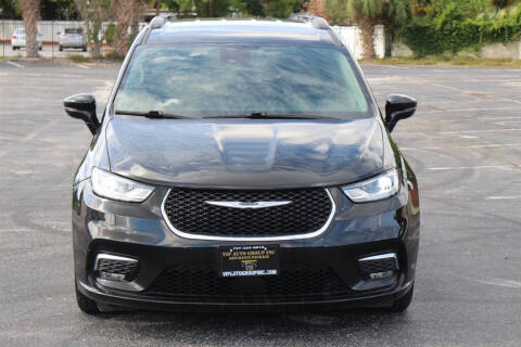 2022 Chrysler Pacifica Touring L