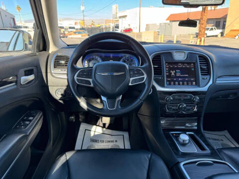 2017 Chrysler 300 Limited