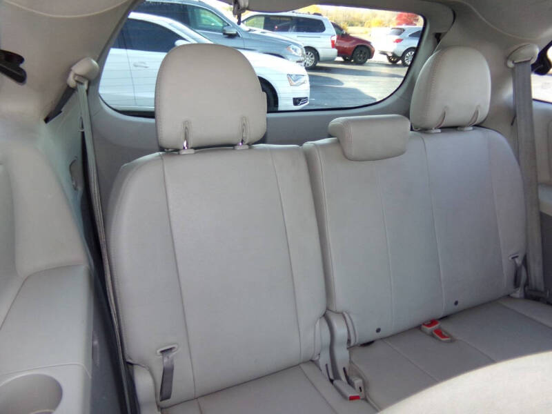 2011 Toyota Sienna XLE 7-Passenger Auto Access Seat