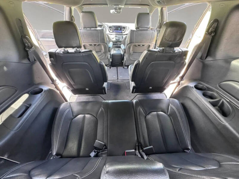 2022 Chrysler Pacifica Touring L