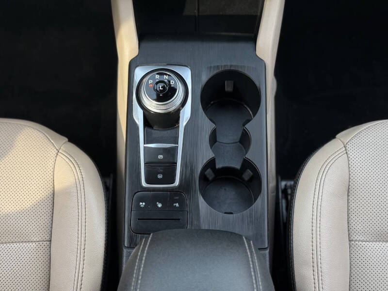 2020 Ford Escape Hybrid Titanium