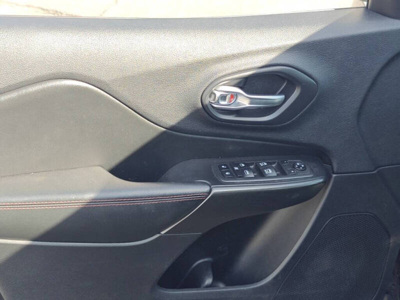 2020 Jeep Cherokee Trailhawk