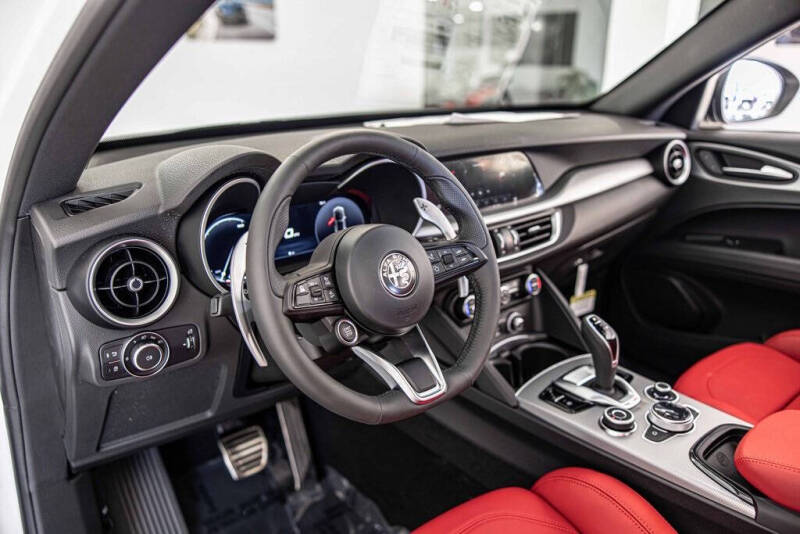 2025 Alfa Romeo Stelvio