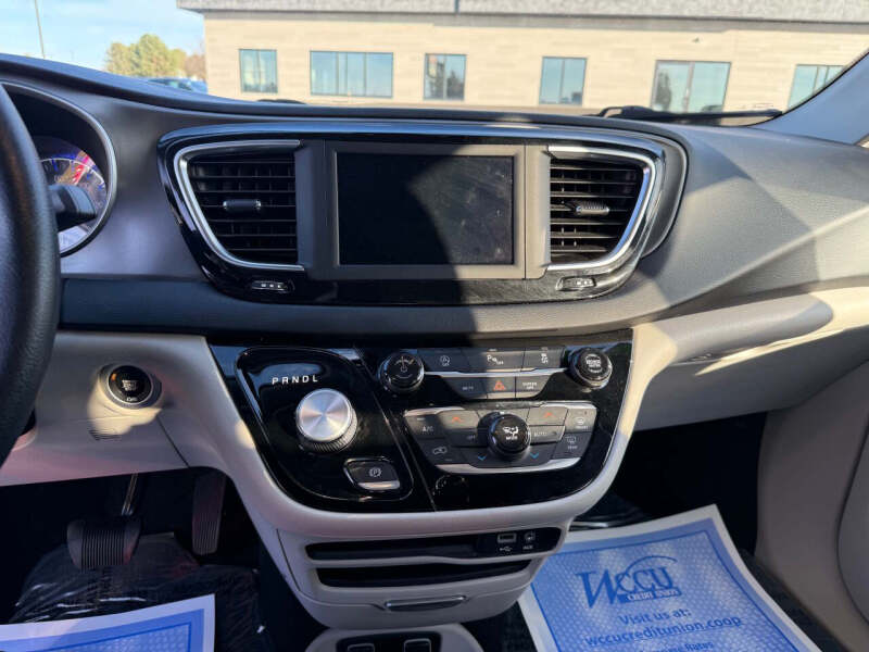 2020 Chrysler Pacifica Touring