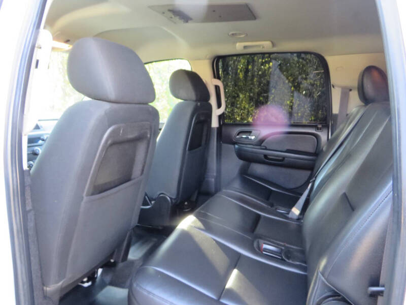 2012 Chevrolet Suburban Fleet 2500