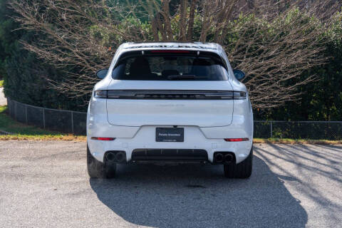 2025 Porsche Cayenne GTS