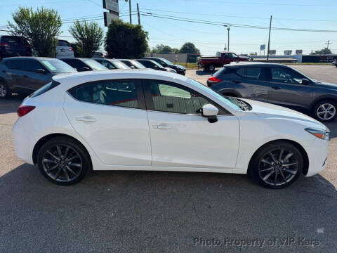2018 Mazda MAZDA3 Touring