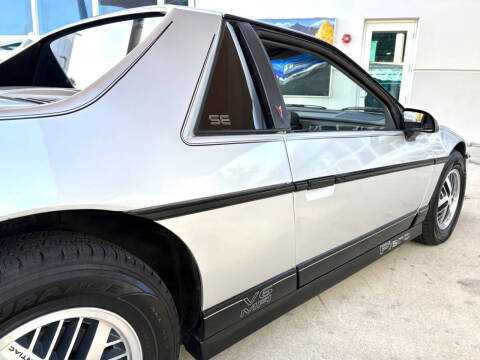 1987 Pontiac Fiero SE