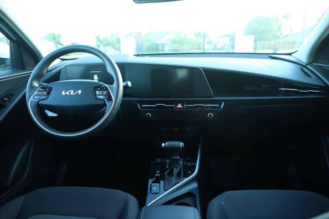 2025 Kia Niro LX