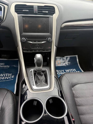 2014 Ford Fusion SE