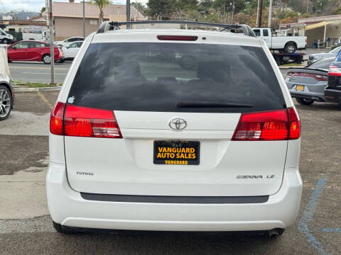 2004 Toyota Sienna