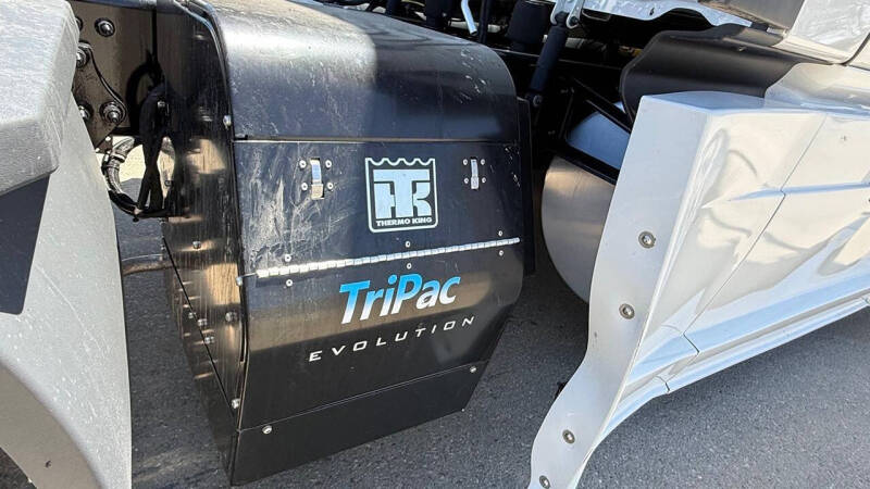 2023 Freightliner Cascadia