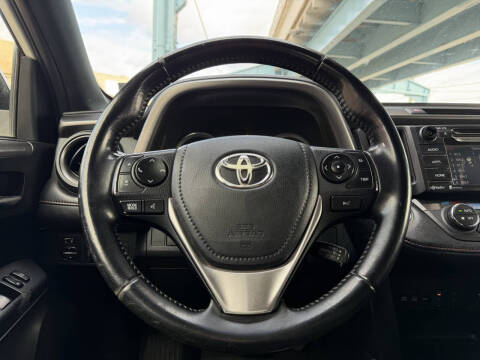 2017 Toyota RAV4 Hybrid SE