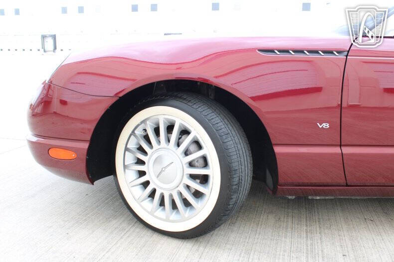 2004 Ford Thunderbird Deluxe