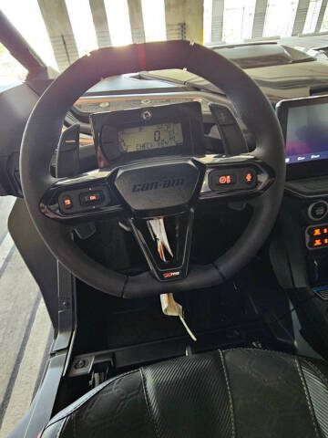 2025 Can-Am Maverick R X RS with Smart-sho