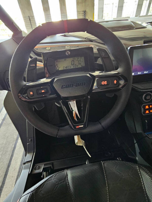 2025 Can-Am Maverick R X RS with Smart-sho