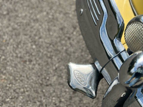 1948 Ford Super Deluxe