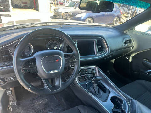 2017 Dodge Challenger SXT