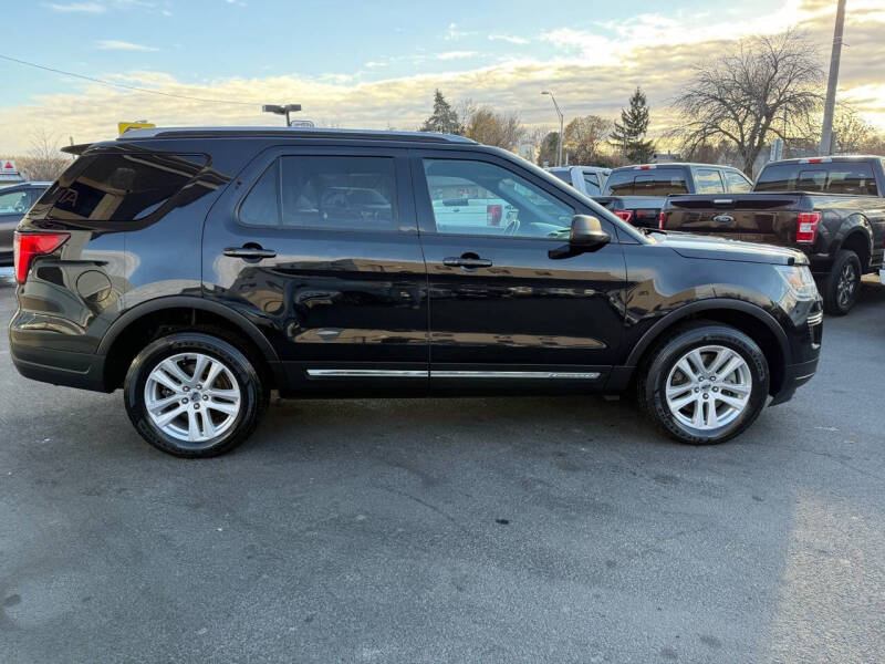 2019 Ford Explorer XLT photo 5