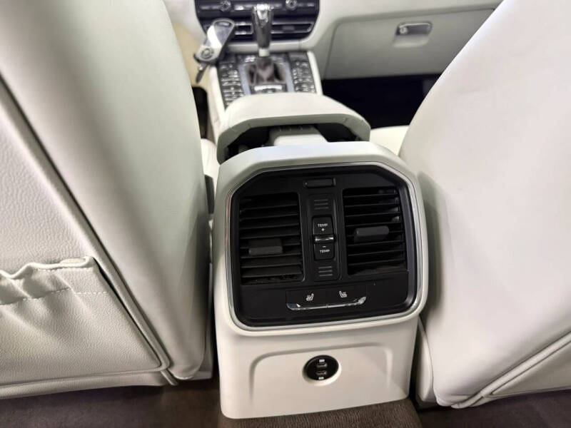2021 Porsche Macan Turbo
