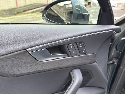 2017 Audi A4 2.0T quattro Premium Plus