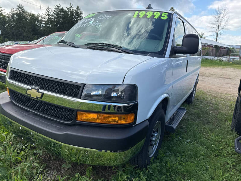 2018 Chevrolet Express Passenger LT's photo