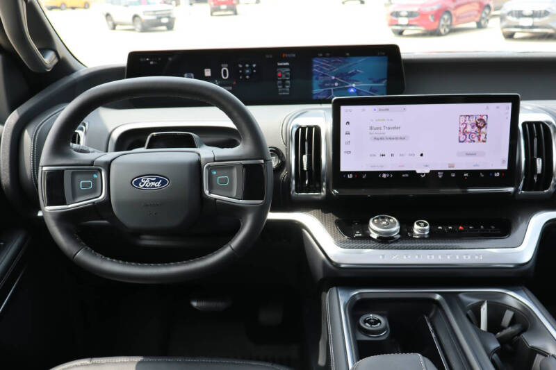 2027 Ford Expedition Platinum