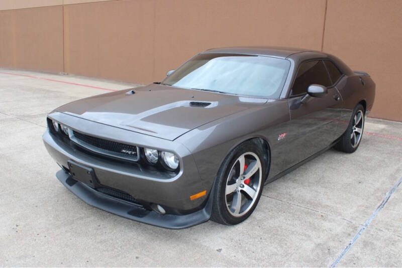 2013 Dodge Challenger SRT8 photo 2