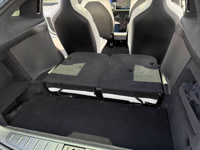 2022 Tesla Model X Plaid
