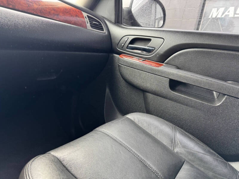 2011 GMC Yukon XL SLT 2500