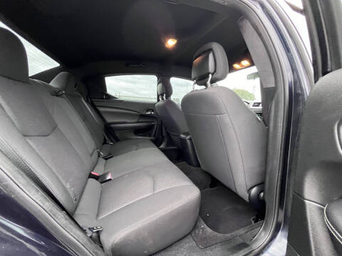 2012 Dodge Avenger SE V6