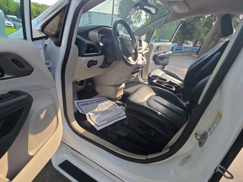 2020 Chrysler Pacifica Touring L