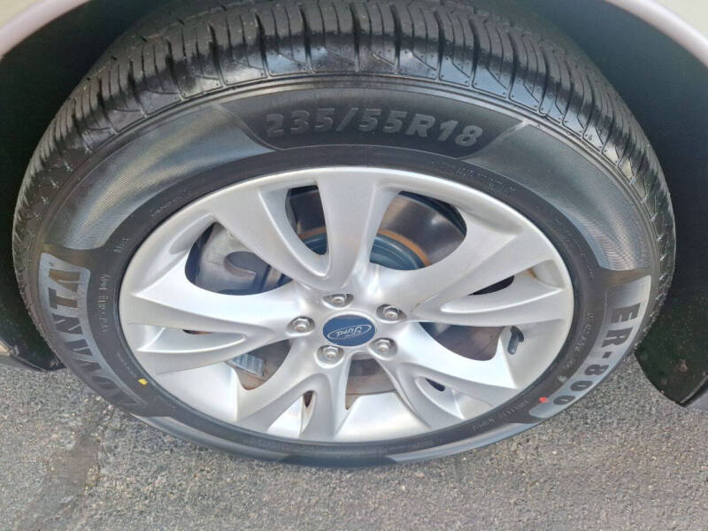 2011 Ford Taurus SEL