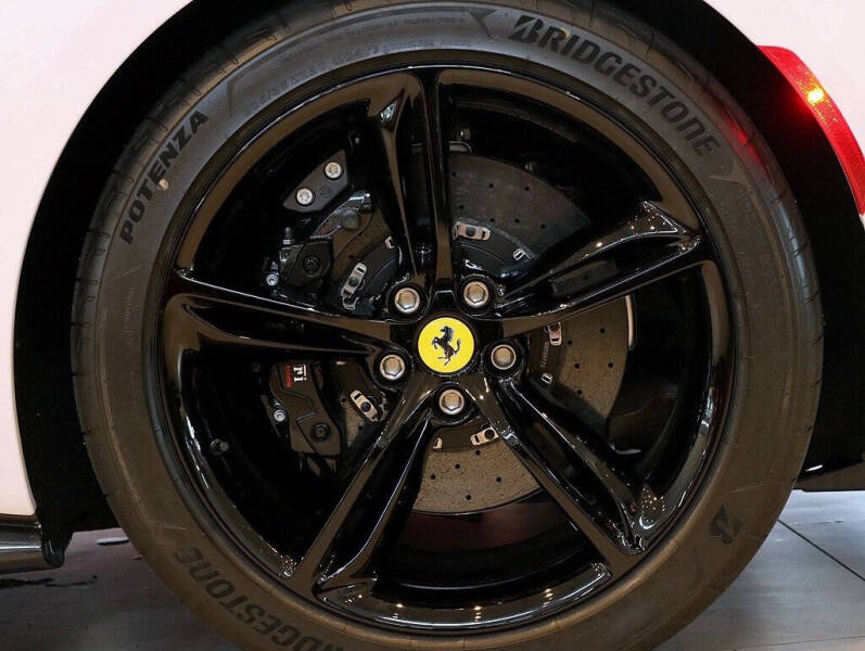 2025 Ferrari 296 GTS