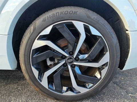 2024 Audi Q8 e-tron quattro Premium Plus