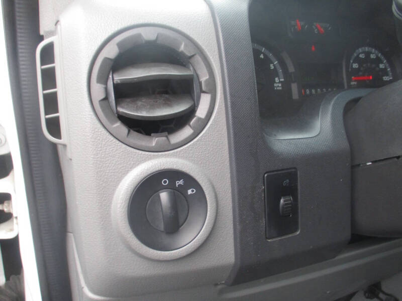 2011 Ford E-Series E-450 SD