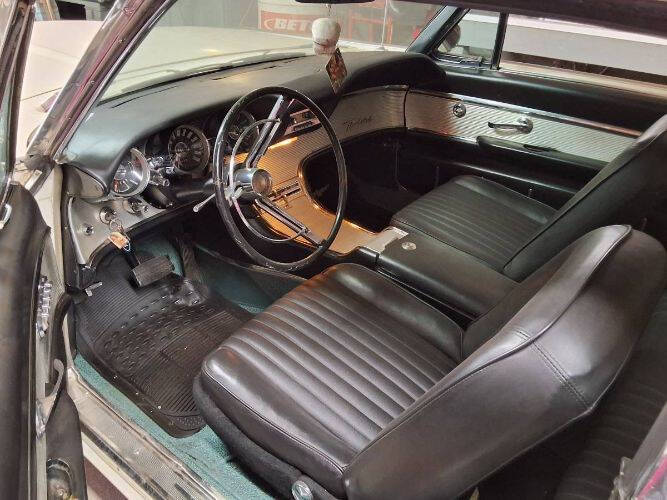 1962 Ford Thunderbird