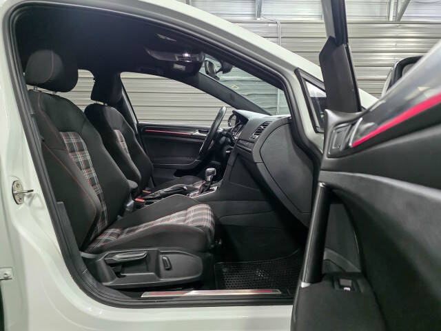 2021 Volkswagen Golf GTI Autobahn