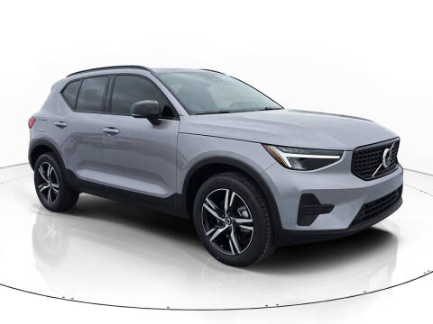 2026 Volvo XC40 B5 Core