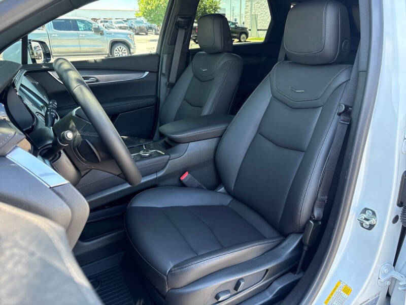 2026 Cadillac XT5 Luxury